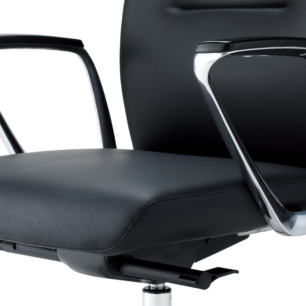 マネジメントチェアR52 ローバック 幅675 奥行605 高さ970-1025 AI