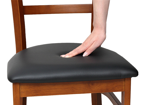 お手入れがしやすい合成皮革シート