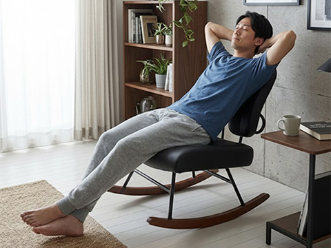 ゆらぎ動作がリラックスを促す