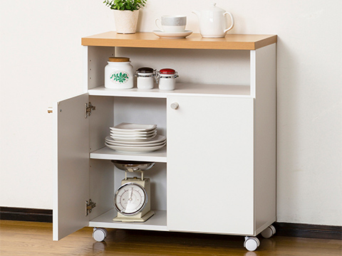 扉収納＋可動棚